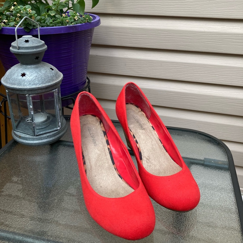 Call it Spring Wedge Sz 8.5